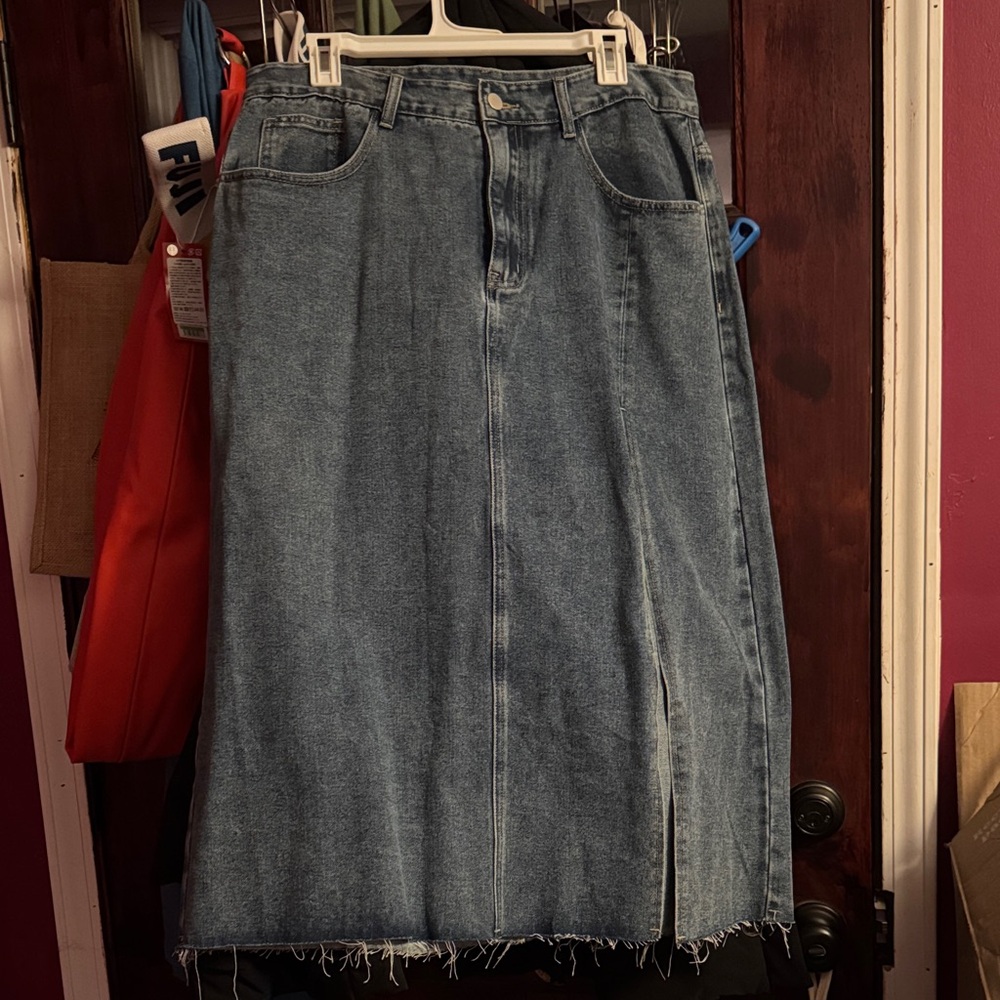 Cider 0X Denim Midi Skirt with Frayed Hem